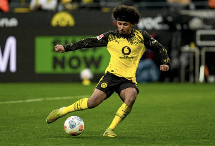  阿德耶米续约谈判陷入僵局；多特蒙德坚持底线，不愿无条件让步。 体育新闻 阿德耶米续约谈判陷入僵局；多特蒙德坚持底线，不愿无条件让步。 体育新闻